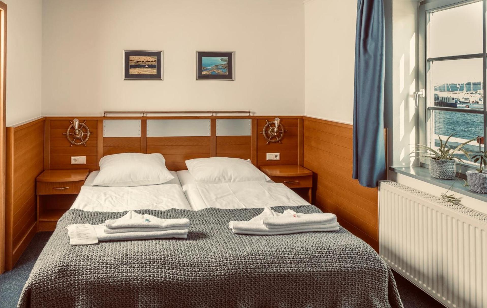 Hiddenseer Hotel Щралзунд Екстериор снимка